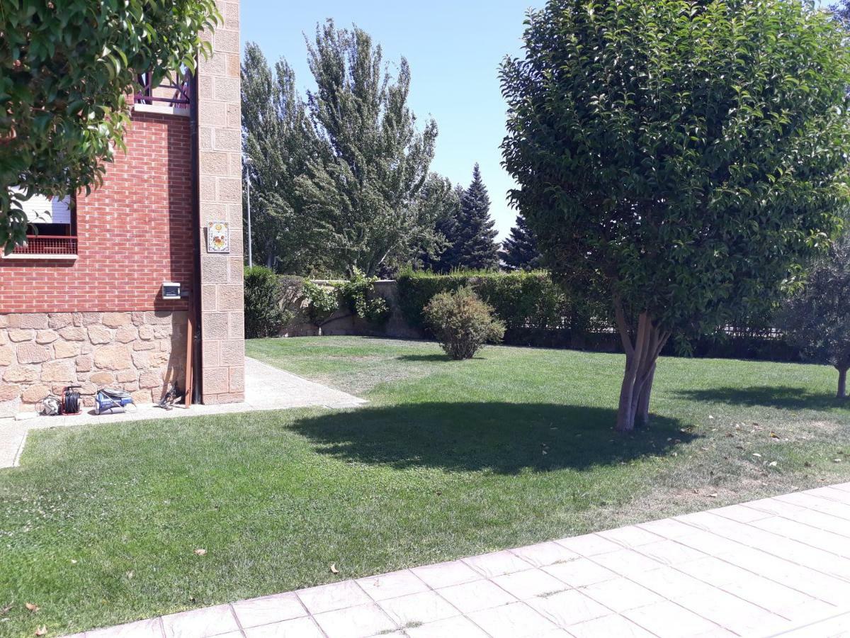 Preciosa Casa Independiente Con Piscina Cubierta Y Gran Jardin Privados Haro Exteriér fotografie